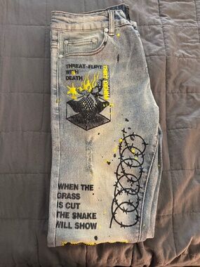 THRT JEANS BRAND NEW SIze 32